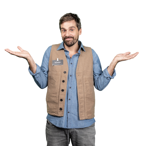 Personne les paumes tournées vers le haut portant un gilet sans manches et une chemise
